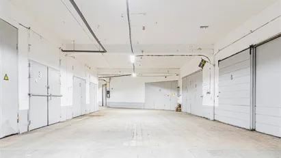 Fräscha nyrenoverade lagerlokaler på 40 till 200kvm. Dessa ytor kan kombineras med kontor, produktion samt logistik v... Fräscha nyrenoverade lagerlokaler på 40 till 200kvm. Dessa ytor kan kombineras med kontor, produktion samt logistik v...